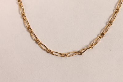 Chaine en or jaune 750 ‰ à maille type Figaro. - Photo 1