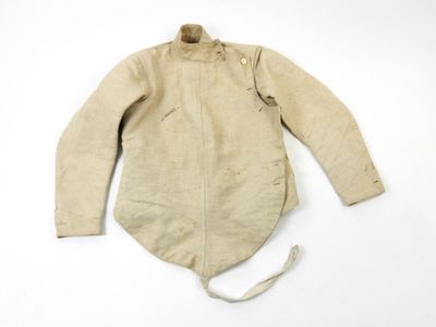 une photo d'une veste qui a été portée par un enfant