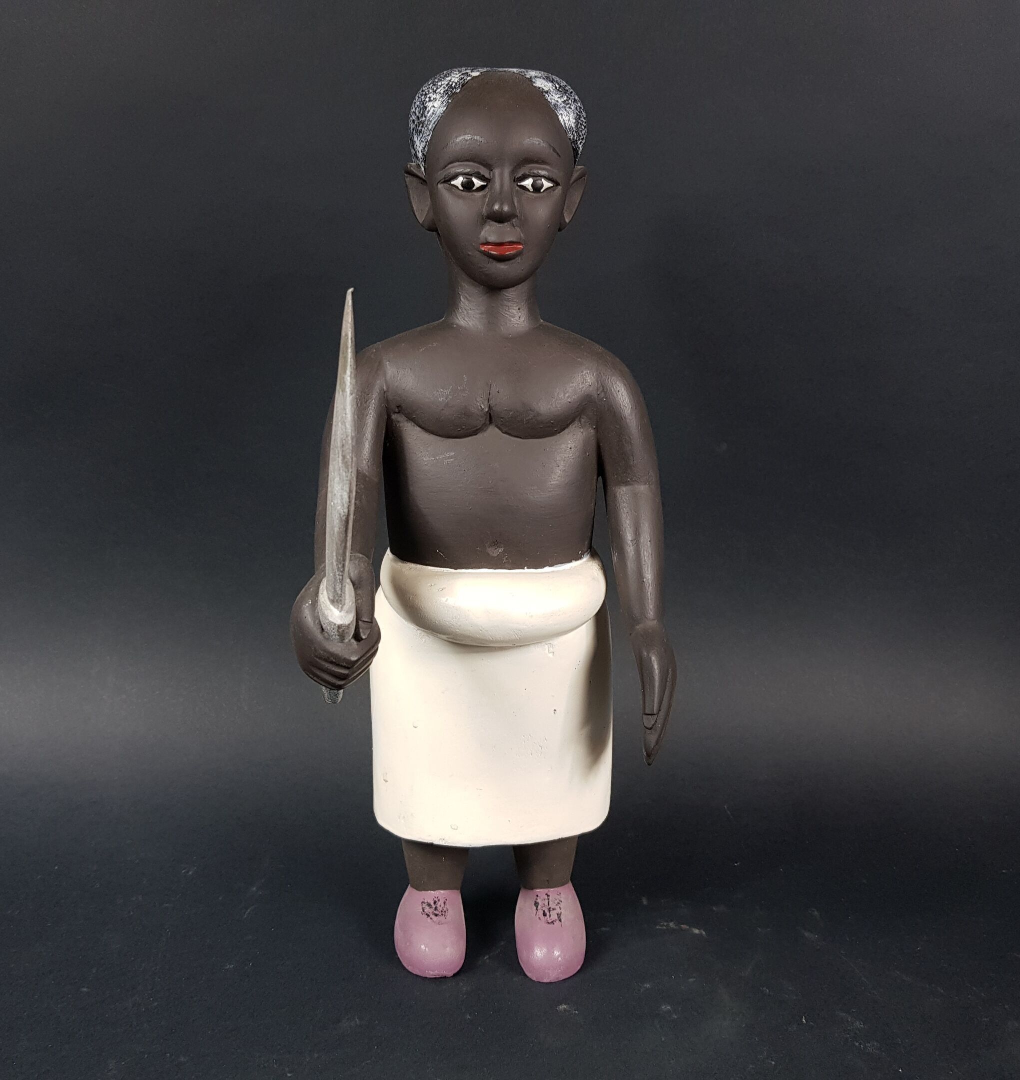 Statuettes polychrome vaudou signée SKAM (ou SKOM) sous un pied et datée 93 - H. 37 cm