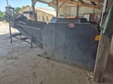 une grande machine installée dans un bâtiment
