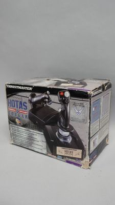 une boîte contenant une manette de jeu