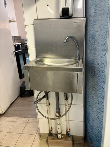 Lave-main tout inox commande genou