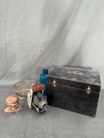 Dans une boîte en bois pour transporter un calice, ensemble …