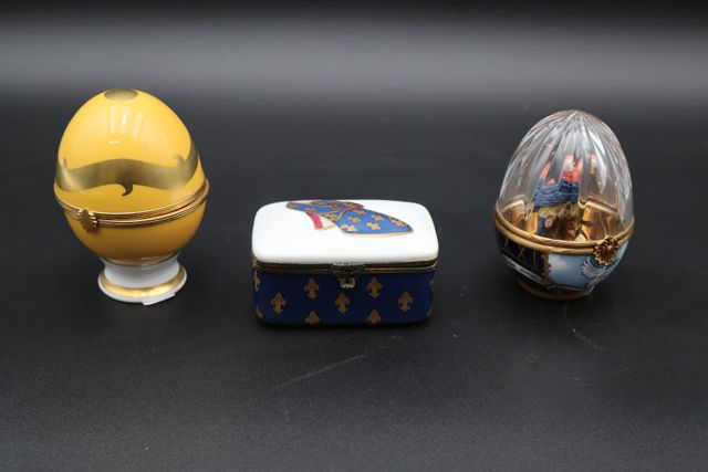 Trois boites en porcelaine (une Raynaud)