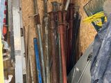 tout un tas d'outils qui traînent dans une remise