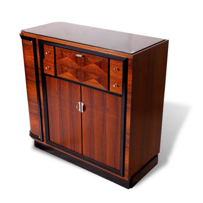 une image d'un meuble en bois avec deux tiroirs et une porte