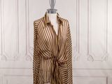 une image d'une robe sur un mannequin