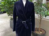 une photo d'une robe présentée sur un mannequin