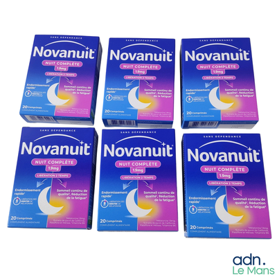quatre boîtes de pastilles contre la toux pour enfants « Novantut » sur fond blanc