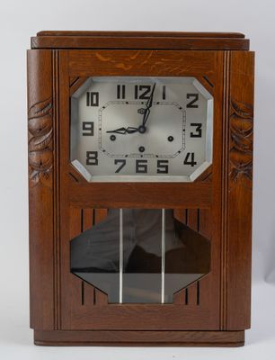 ODO. Carillon Westminster, dans une caisse en chêne sculptée…
