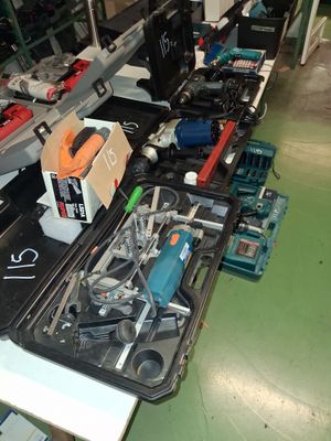 a lot of tools that are sitting on a table