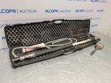 une mallette contenant tout un tas d'outils