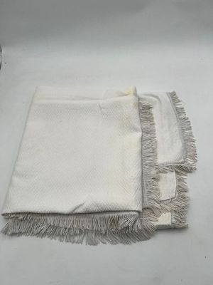 Ensemble de : - quatre têtières.