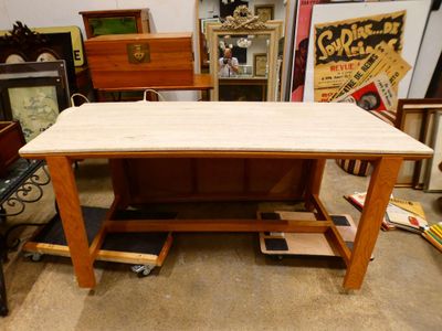 a table that is sitting in the middle of a room