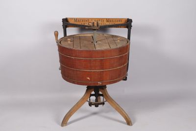 ancienne lessiveuse Morisons à Anvers (Belgique), H : 94 cm …