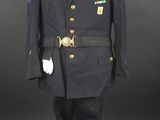 the uniform of a military officer is shown on a mannequin