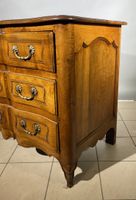 Commode arbalète en noyer ouvrant à trois tiroirs moulurés d… (photo 3)