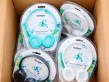 une boîte en carton contenant un casque et des écouteurs