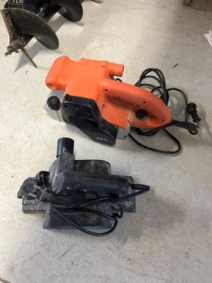 (d) (LEBLIC RENOVATION) lot comprenant :