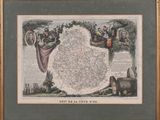 une vieille carte de la France dans un cadre, avec la photo d'un homme et d'une femme dans un bateau