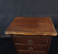 Chiffonnier en chêne ouvrant par sept tiroirs. (photo 2)