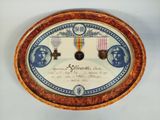 une plaque sur laquelle est fixée une médaille, accrochée au mur
