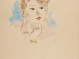 portrait d'une femme en robe rose, la main posée sur le menton