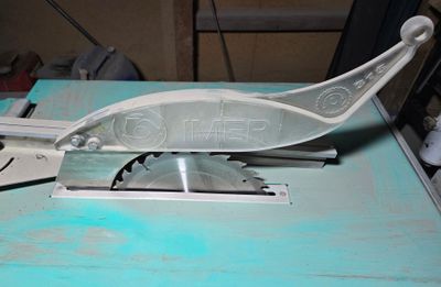 a metal object that is sitting on top of a table