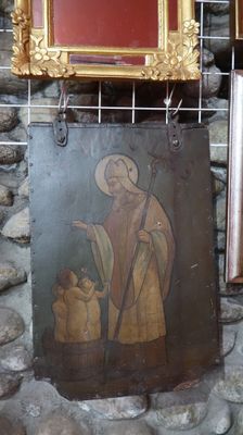 a picture of a painting hanging on a wall