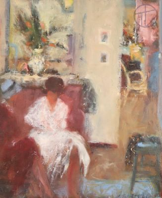 tableau représentant une femme assise sur un canapé rouge dans un salon
