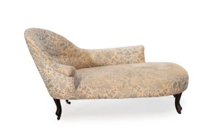 une image représentant une chaise longue sur fond blanc