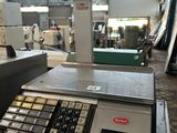 une image représentant une machine dans une usine où se trouvent de nombreuses machines