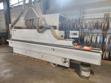 une photo d'une machine dans une usine