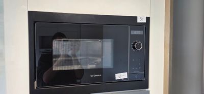 UN MICRO ONDE ENCASTRABLE DE DIETRICH MODELE F92A000V 1550 W… - Photo 1