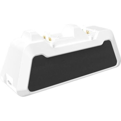 un gros plan d'une enceinte blanche et noire sur fond blanc