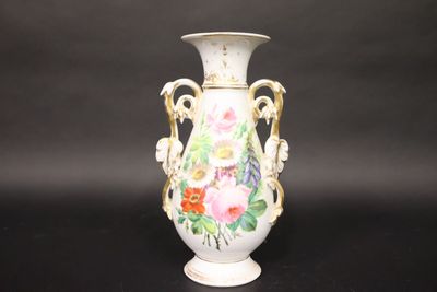 Vase balustre sur pied en porcelaine de PARIS à décor de bou…