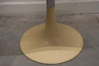 Pied de table en métal laqué crême dans le goût de Knoll mod… (photo 2)