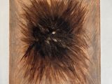 une image représentant la tête d'un animal à fourrure peinte sur une feuille de papier