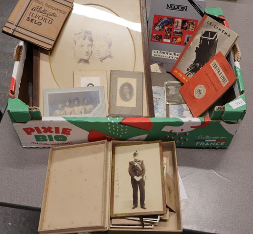 Photos de famille ; 3 livres sur la photographie (Izis photograph...