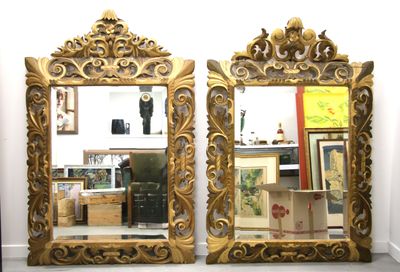 deux miroirs placés l'un à côté de l'autre