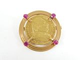 une image représentant une pièce d'or entourée d'une perle rose