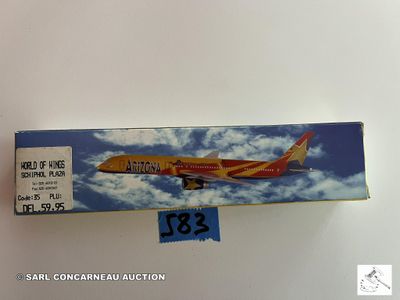une boîte sur laquelle est représenté un avion