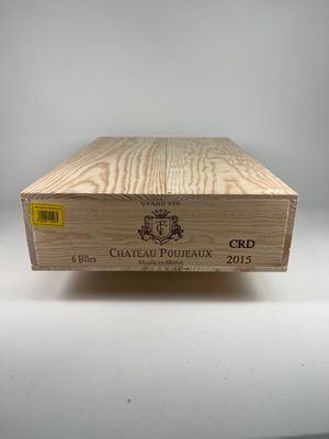la caisse en bois est vide et prête à être remplie de vin