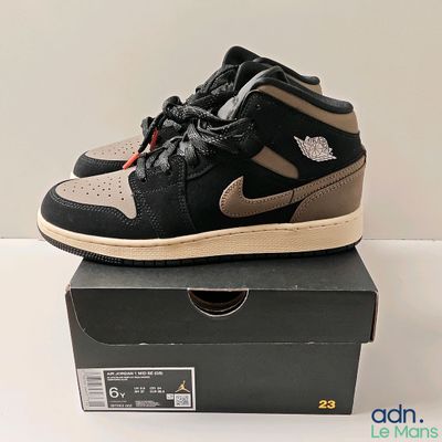 nike air jordan 1 retro high ogl black / light bone - light bone - light bone