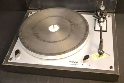 a turntable with a record on top of it