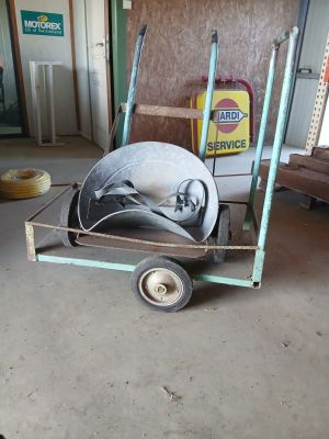un chariot contenant beaucoup d'articles