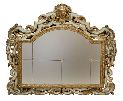 une image représentant un miroir doré et bleu sur lequel figure un visage