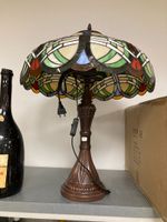 Lampe style TIFFANY. Haut. 60. Vente judiciaire faite aux fr…