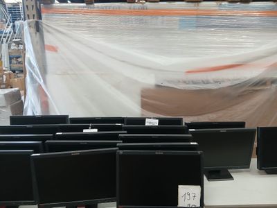Lot de moniteurs LCD Lenovo – 18 pièces