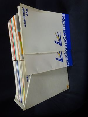 une pile de dossiers empilés les uns sur les autres